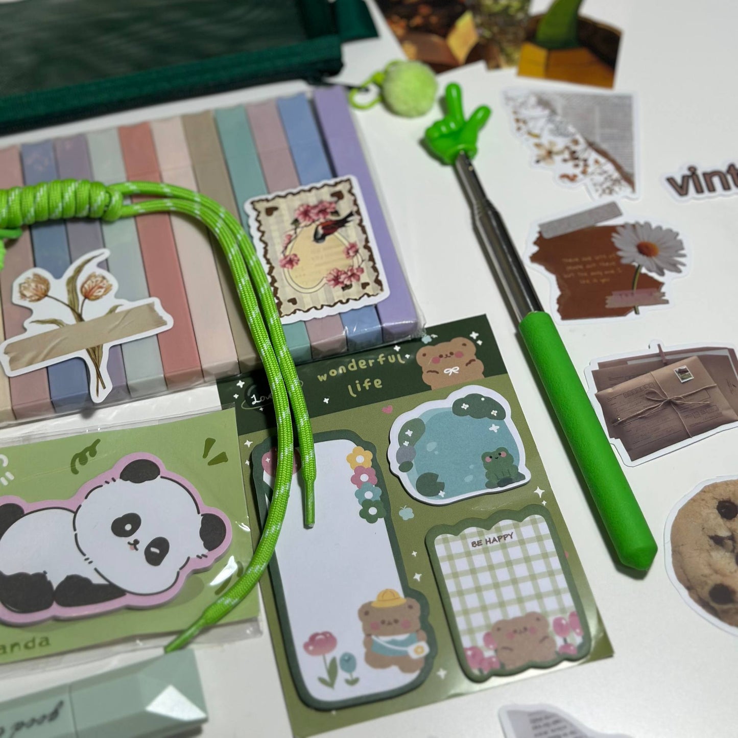 Weekly Color Bundle Set - Green + 12 highliters